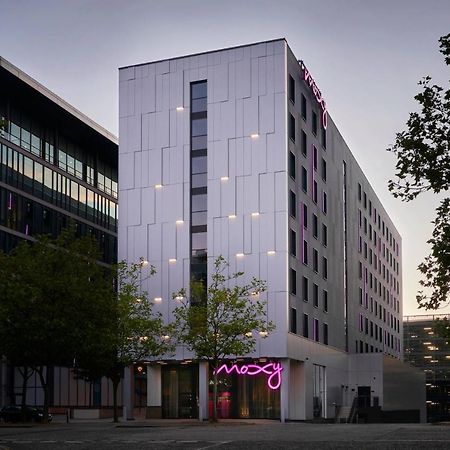 Moxy Milton Keynes Hotell Eksteriør bilde